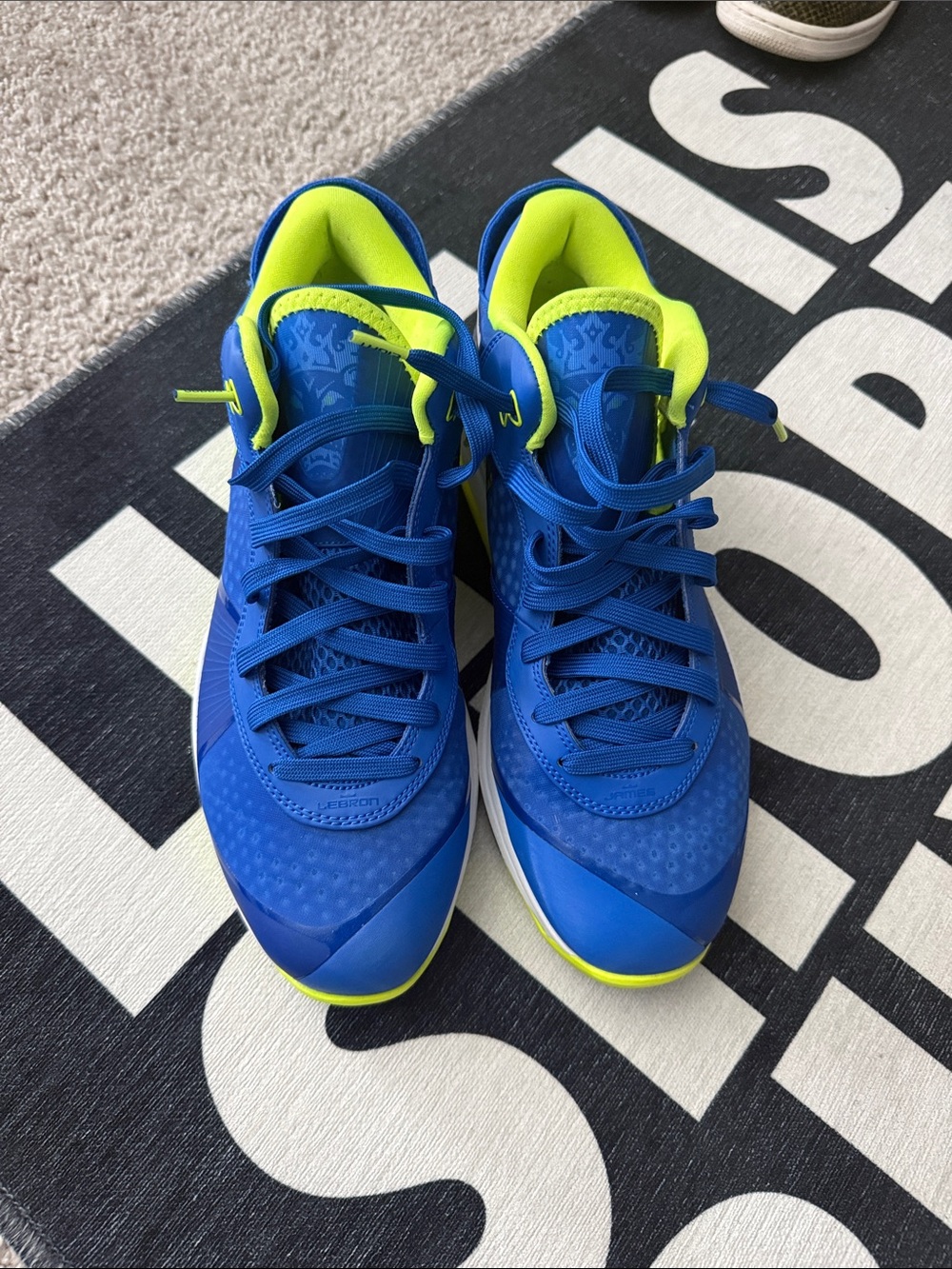 Nike LeBron 8 V2 low Sprite - Blue with Neon Yellow Accents